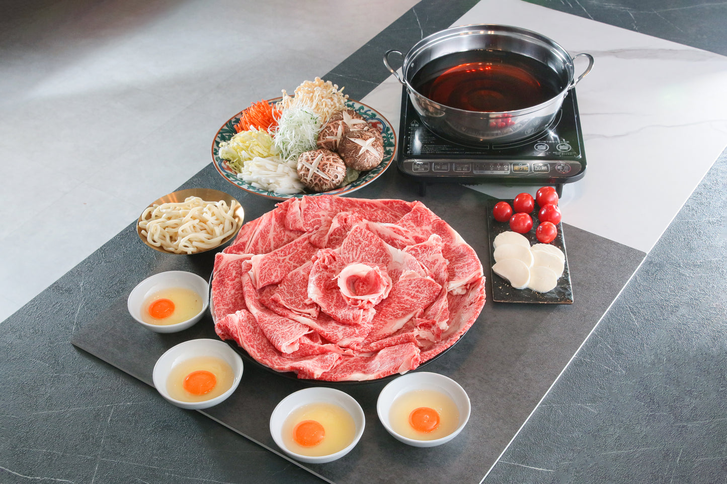 顶级A5和牛肩胛肉寿喜焼锅套餐